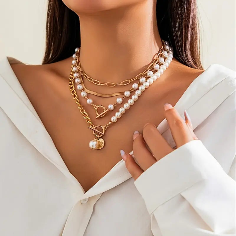 Ensemble de colliers superposés en perles modernes