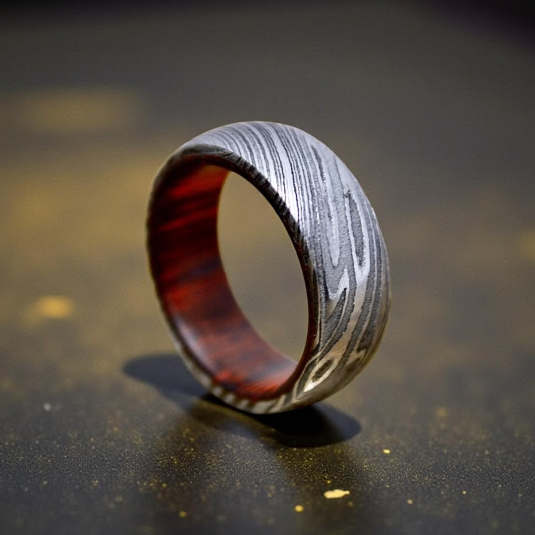 Bague Héritage en Noyau Crimsom Martelé