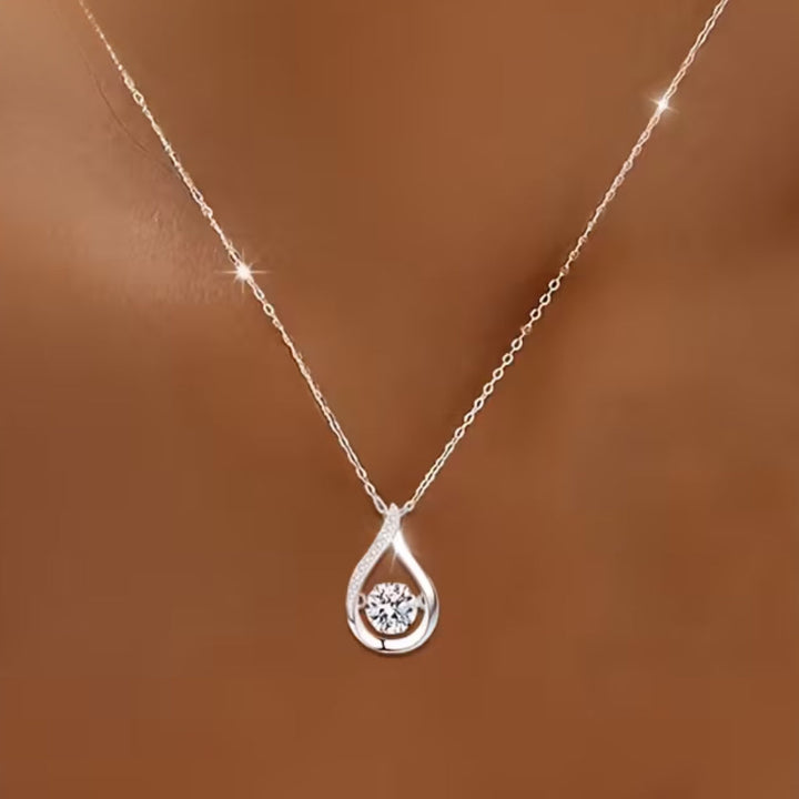 Collier en argent en forme de goutte