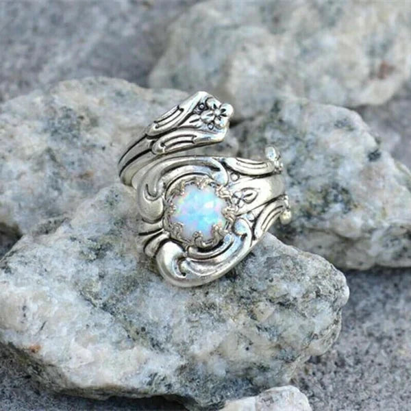 Bague Ajustable en Opale Blanche