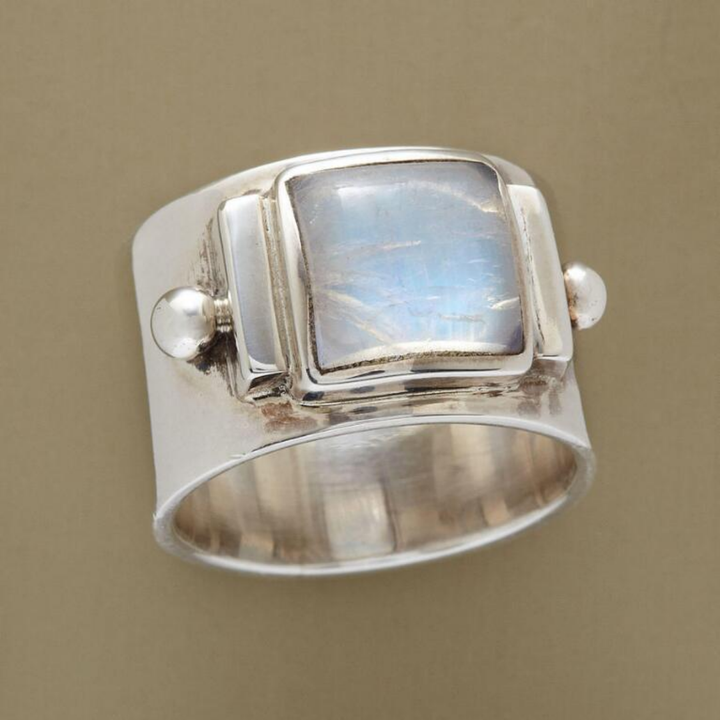 Bague de Majesté en Pierre de Lune