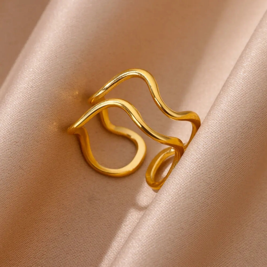 Bague Fine Irregulière en Or Ajustable