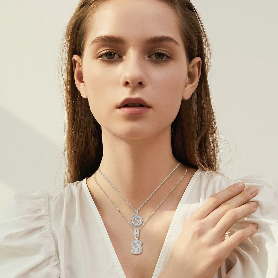 Collier initial en lettres pavées | Or Blanc