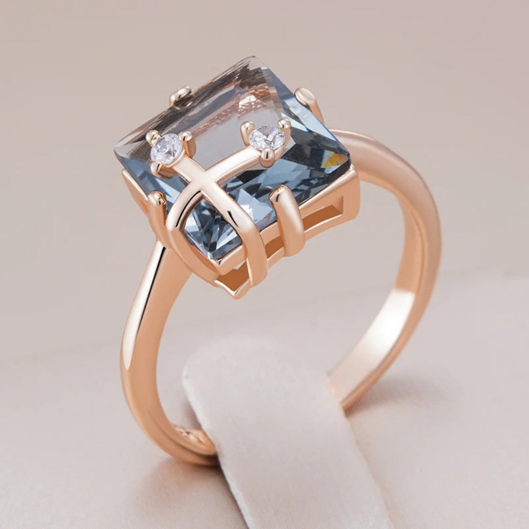 Bague en Or avec Cristal Cubique Bleu Élégant