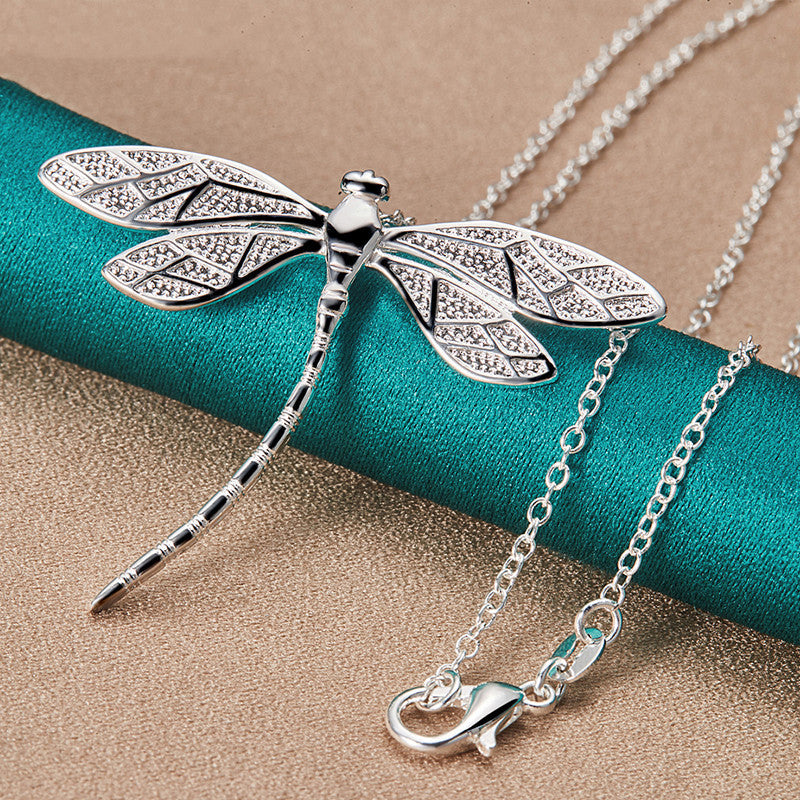 Collier en Argent Sterling Libellule – Symbole de Grâce et de Transformation