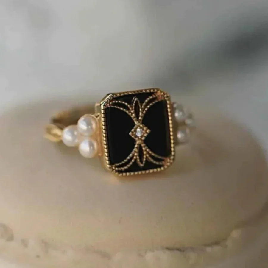 Bague en Perle Noire Antique Dorée | Or