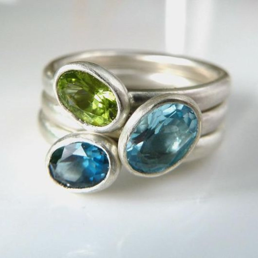 Bague en Argent Ovale Incrustée de Zirconia Vintage