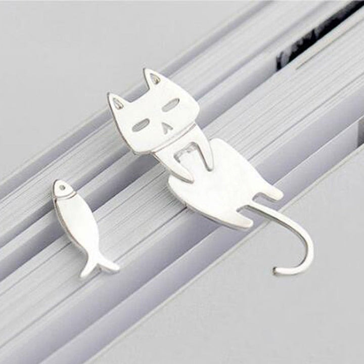 Boucles d'oreilles en argent avec un chat grimpeur