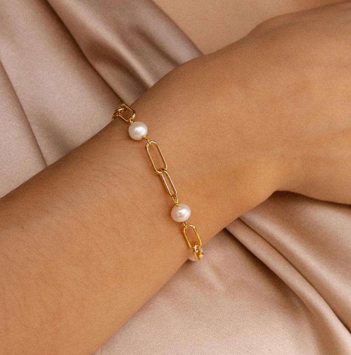 Bracelet en Chaîne de Perles Intemporelles