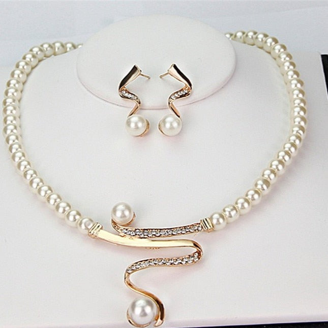Collier en Perles Naturelles + Ensemble de Boucles d'Oreilles