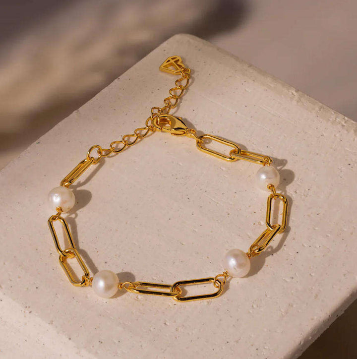 Bracelet en Chaîne de Perles Intemporelles
