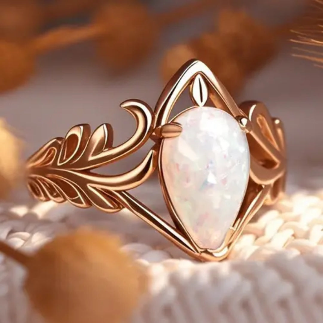 Bague en Or avec Opale Blanche