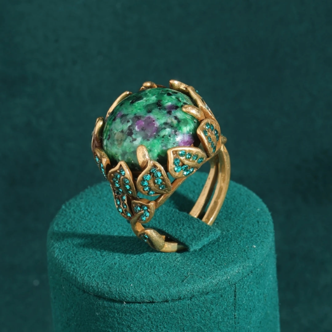 Bague en Or avec Pierre Naturelle Verte