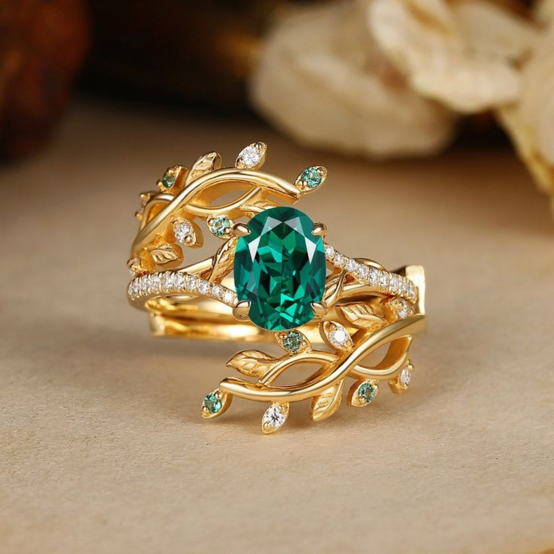 Bague en or avec feuille de cristal vert