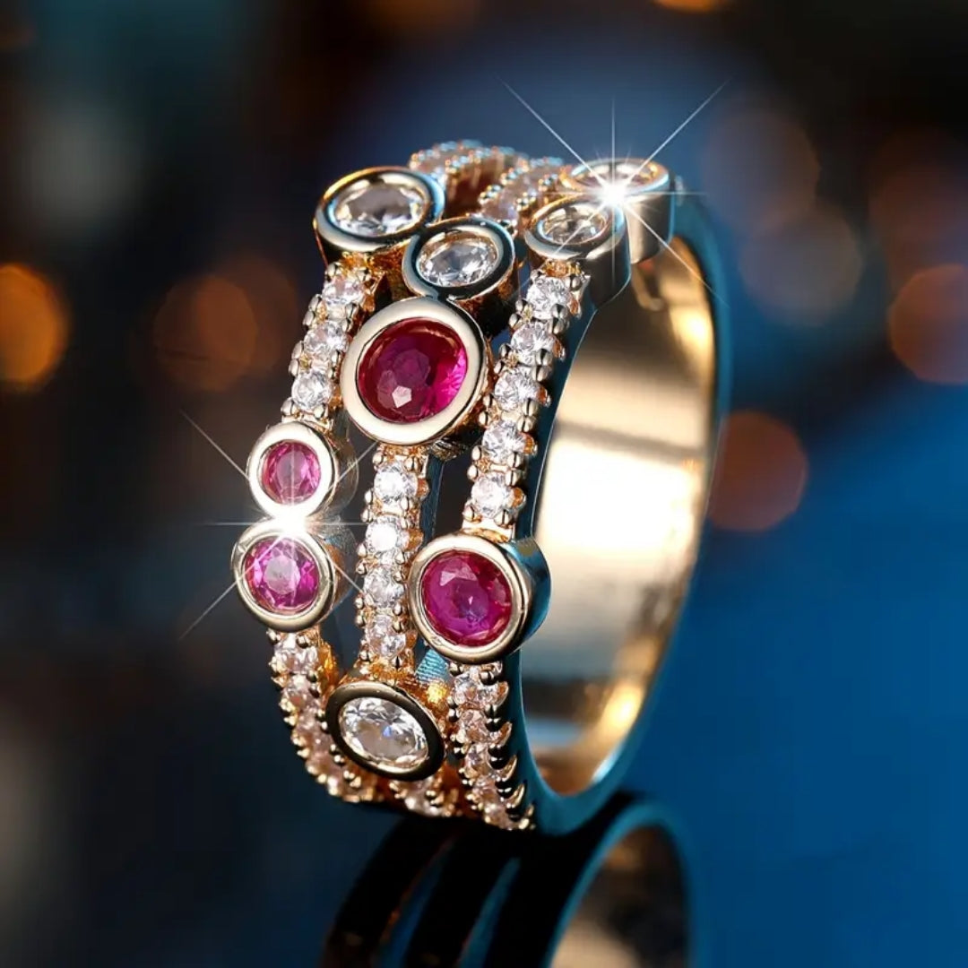 Bague en Or Doré avec Cristal Rouge en Couches