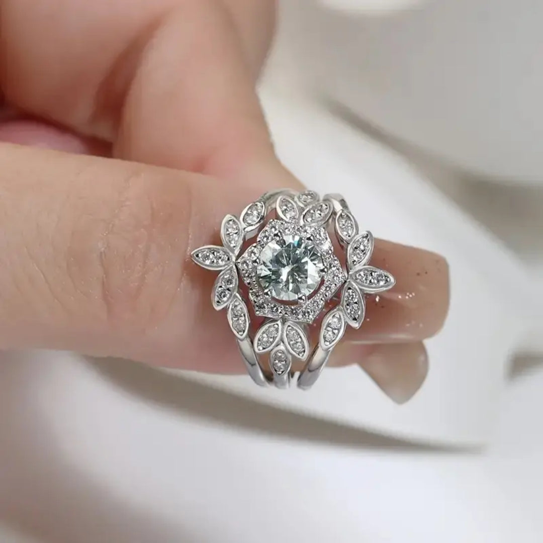 Bague en argent avec zirconium en forme de feuille de couronne