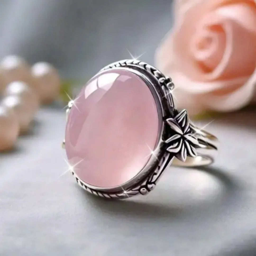 Bague en argent avec pierre rose arrondie