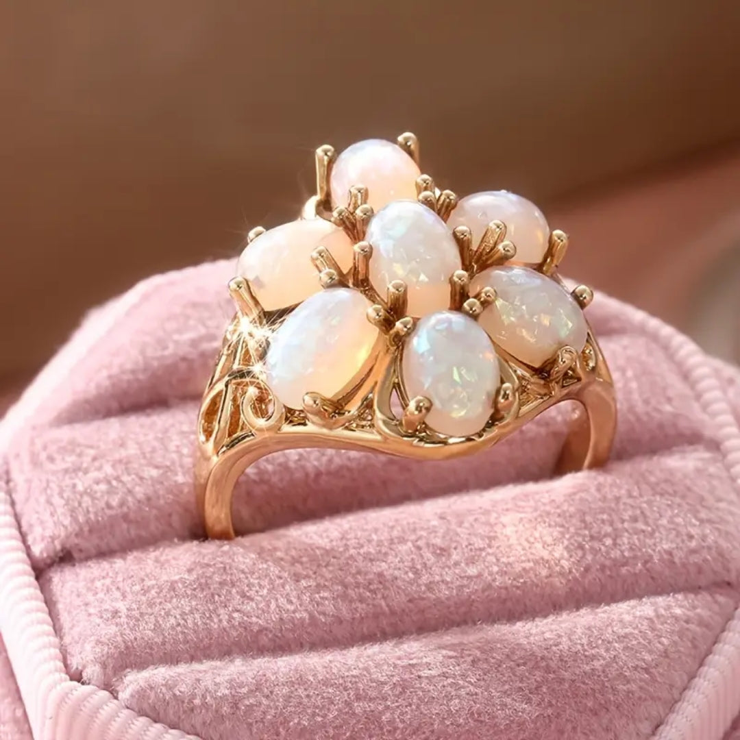 Bague Niche en Opale Blanche