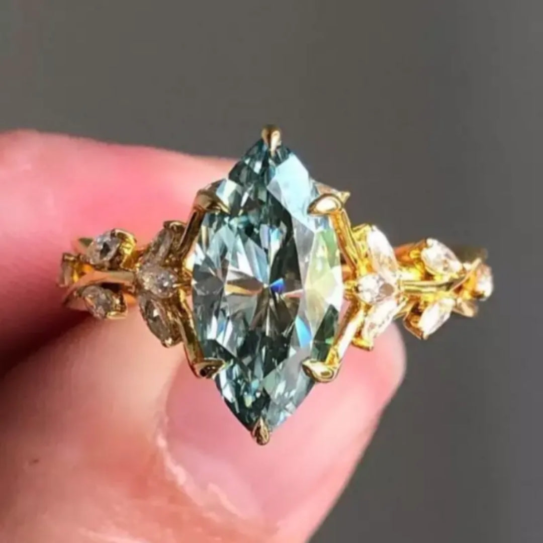 Bague en Zirconia Vert Ovale Dorée