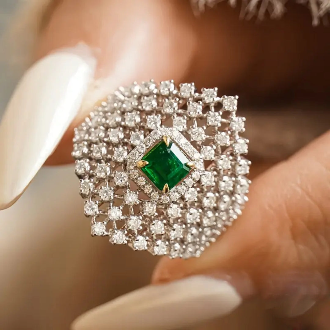 Bague en Or avec Maille en Cristal Vert Incrusté
