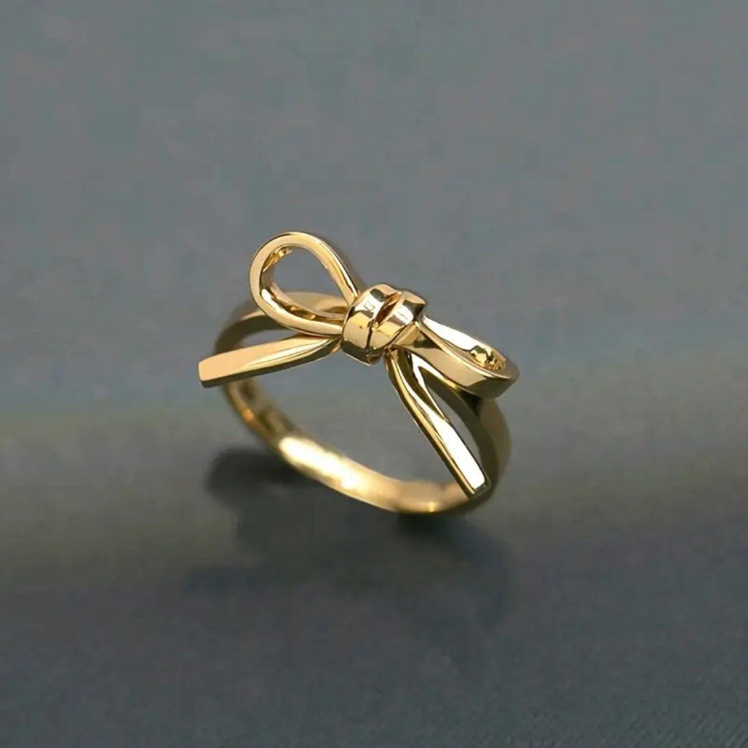Bague en cravate dorée