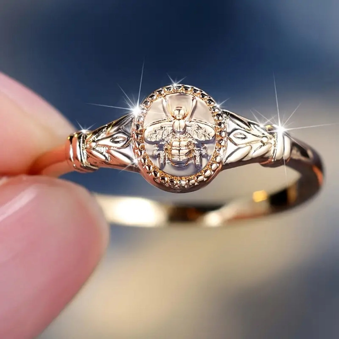 Bague avec tampon abeille incrusté