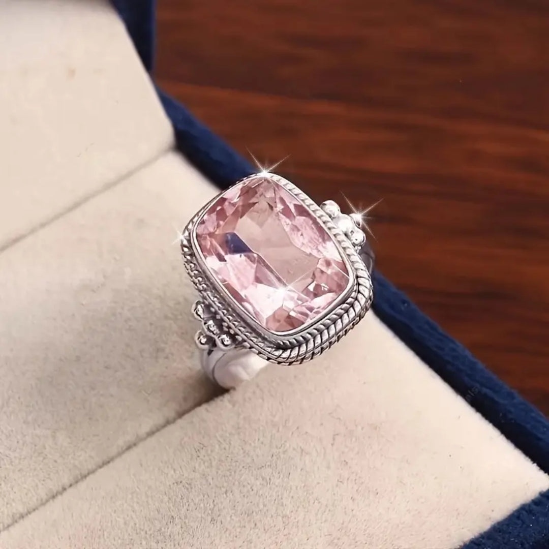 Bague en verre cubique rose argentée