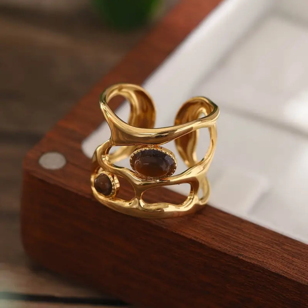 Bague en Or avec Pierre Brune Irrégulière