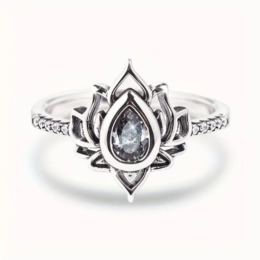 Bague Pendante en Zirconia Blanche Lotus