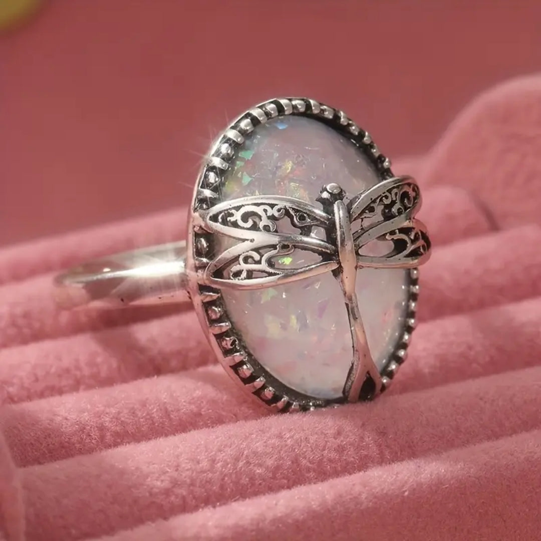 Bague en Argent avec Libellule en Opale Blanche