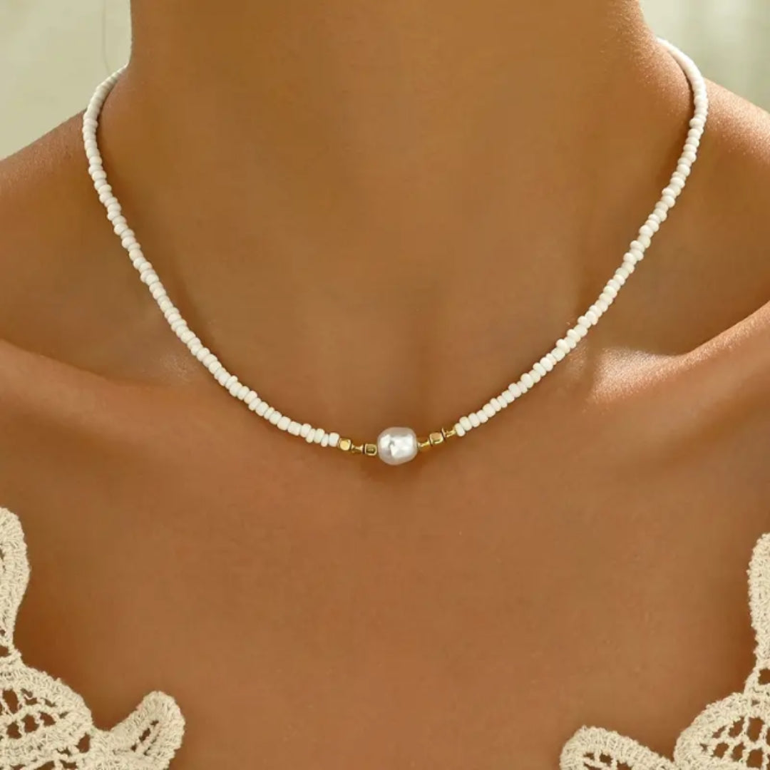 Collier en Pierre Blanche et Perles