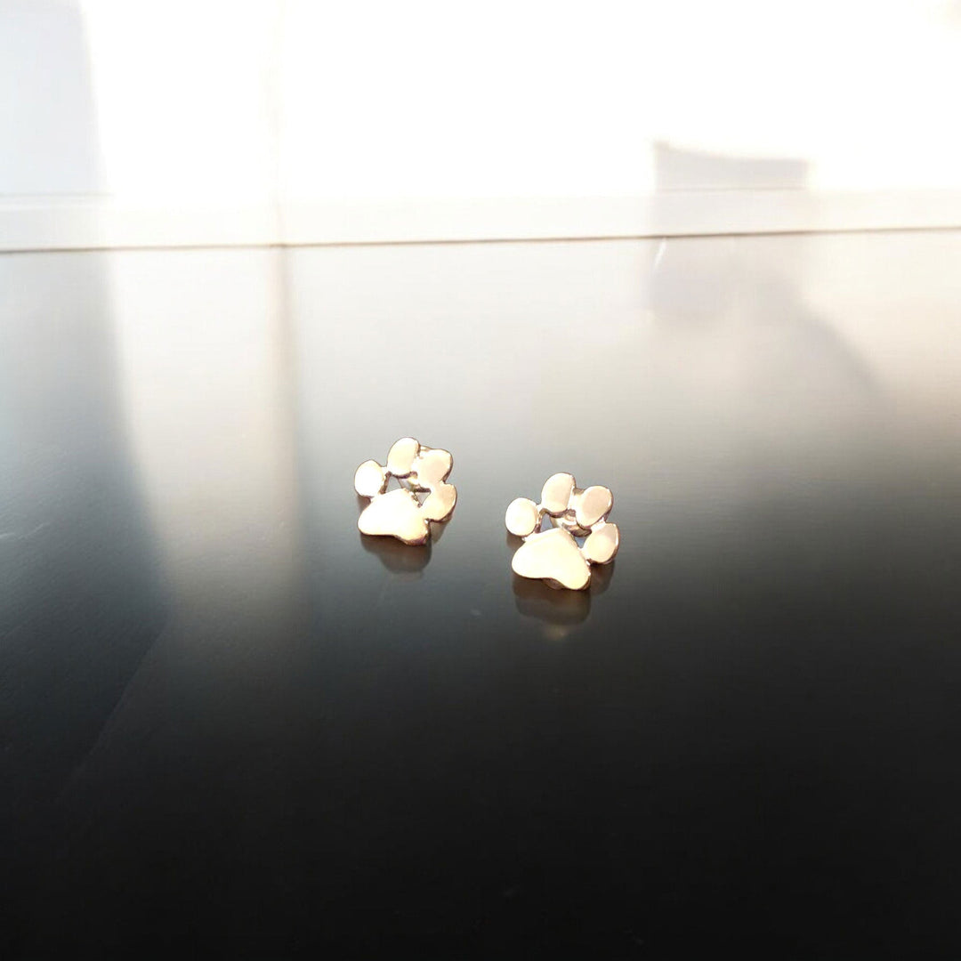Boucles d'oreilles hypoallergéniques en forme de patte – Fabriquées en acier inoxydable