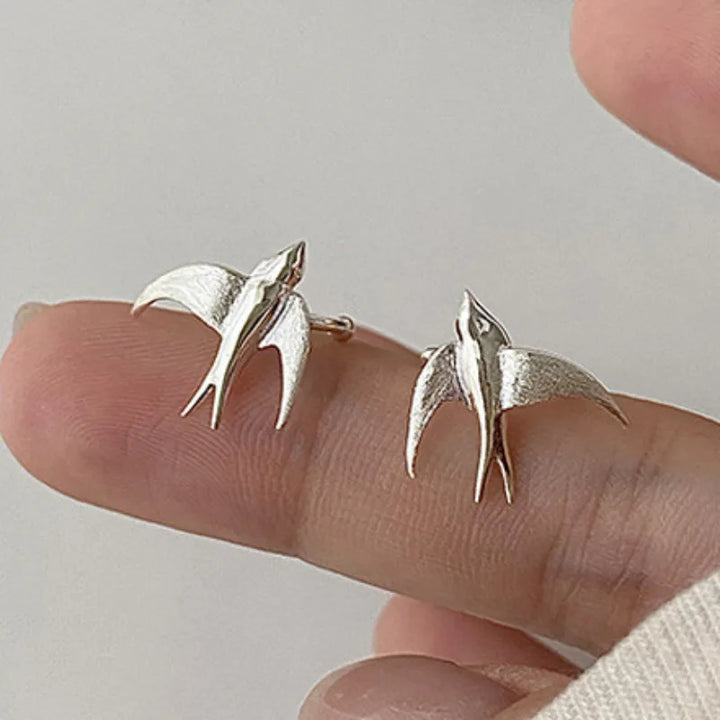 Belles Boucles d'Oreilles Clip-On en Argent en Forme d'Hirondelle
