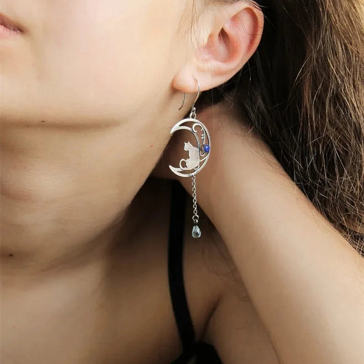 Boucles d'oreilles Chat au Clair de Lune – Design Vintage en Croissant avec Pierre Précieuse Lapis Lazuli