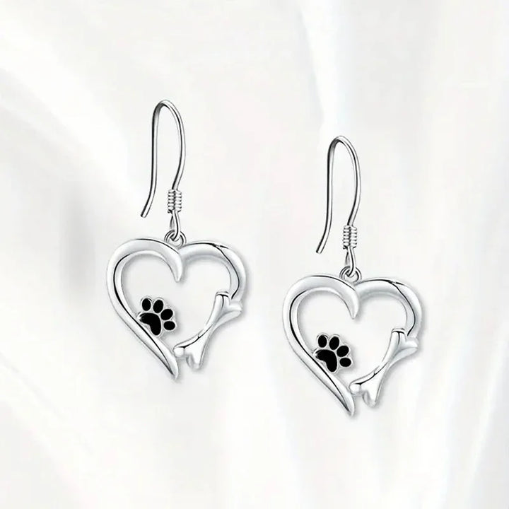 Boucles d'oreilles en argent avec design cœur et patte