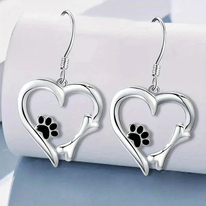 Boucles d'oreilles en argent avec design cœur et patte