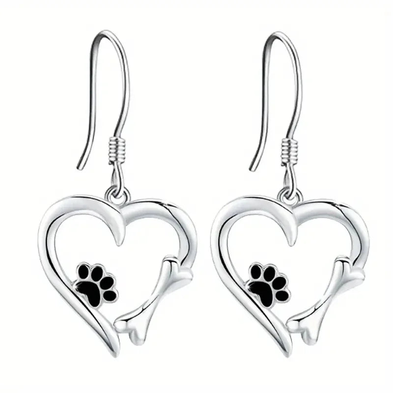 Boucles d'oreilles en argent avec design cœur et patte