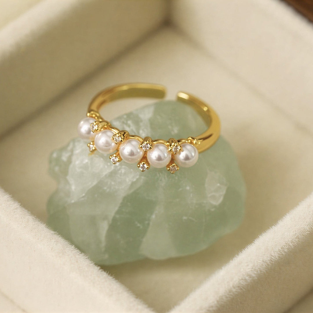 Bague à Rangée de Cinq Perles