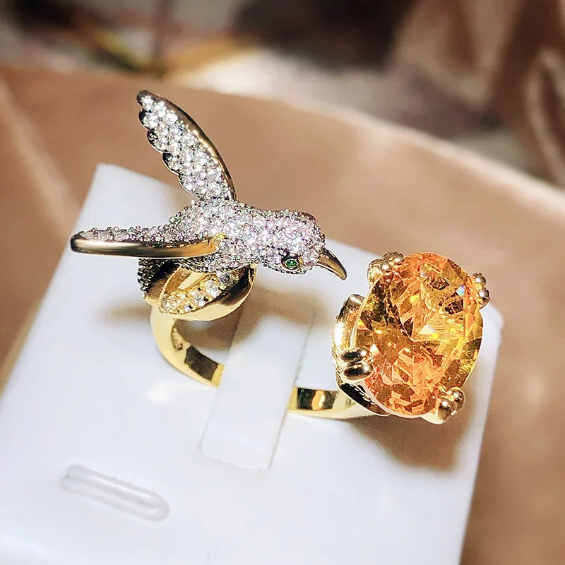 Bague en Pierre Précieuse Colibri Ajustable – Zircon, Plaqué Or 14K