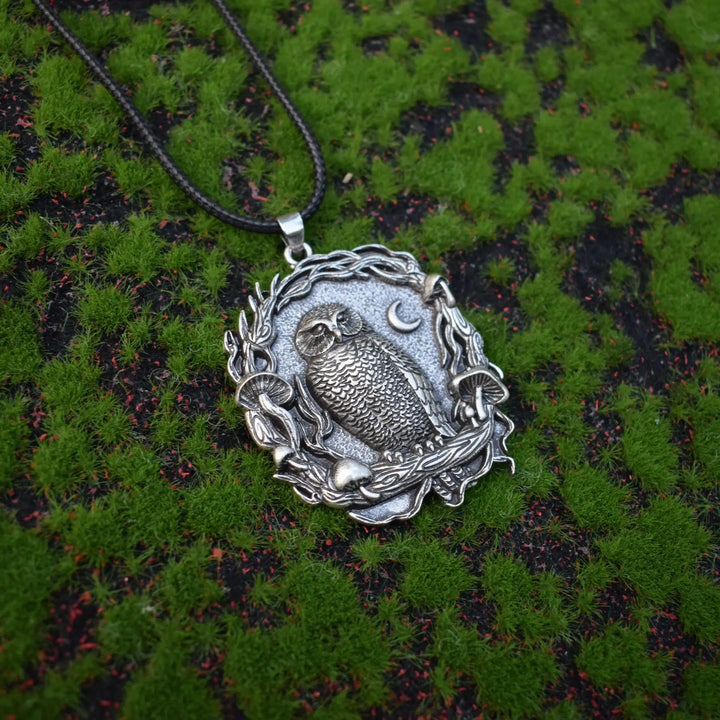 Pendentif en forme de champignon de lune avec hibou mystique