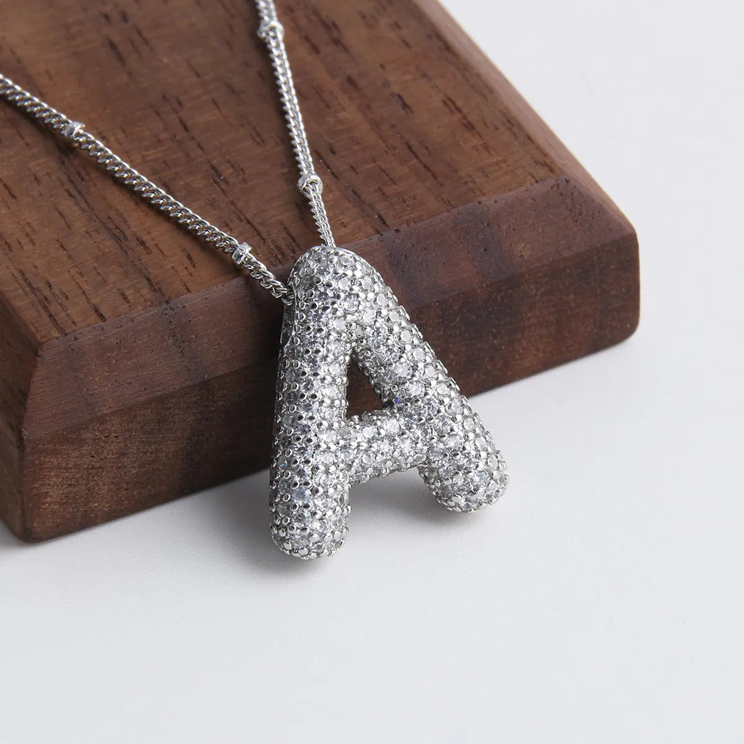 Collier initial en lettres bulle | Or blanc