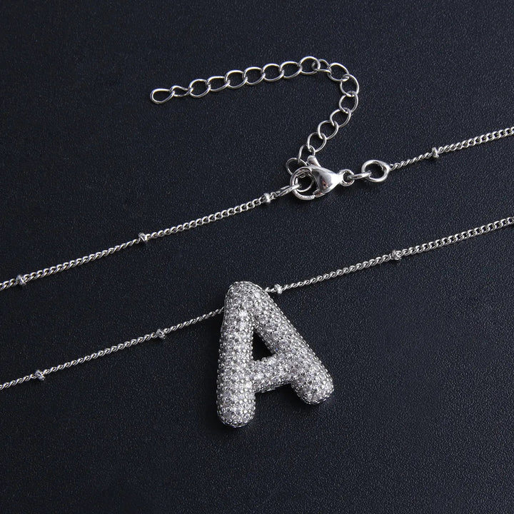 Collier initial en lettres bulle | Or Blanc