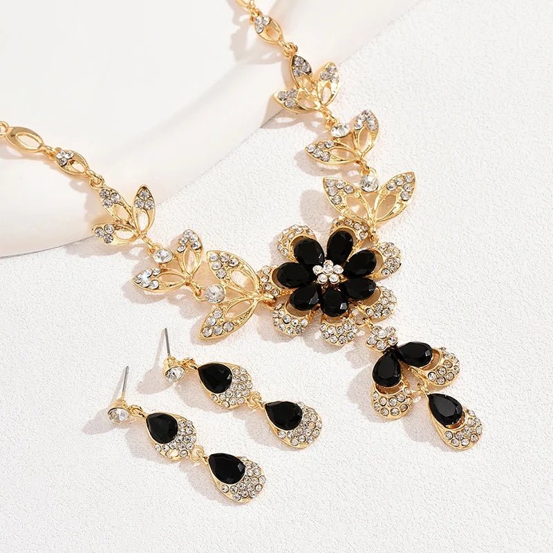 Collier et boucles d'oreilles en diamant floral