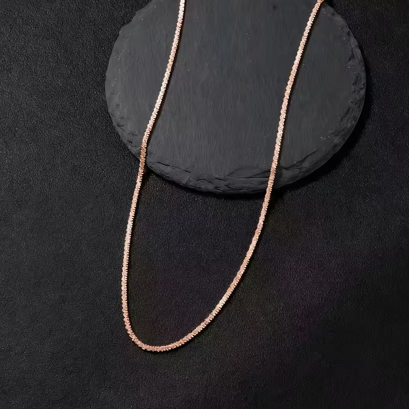Collier en Chaîne Fine Élégante