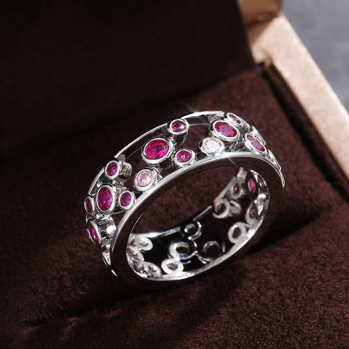 Bague en Argent Incrustée de Zirconia Vintage