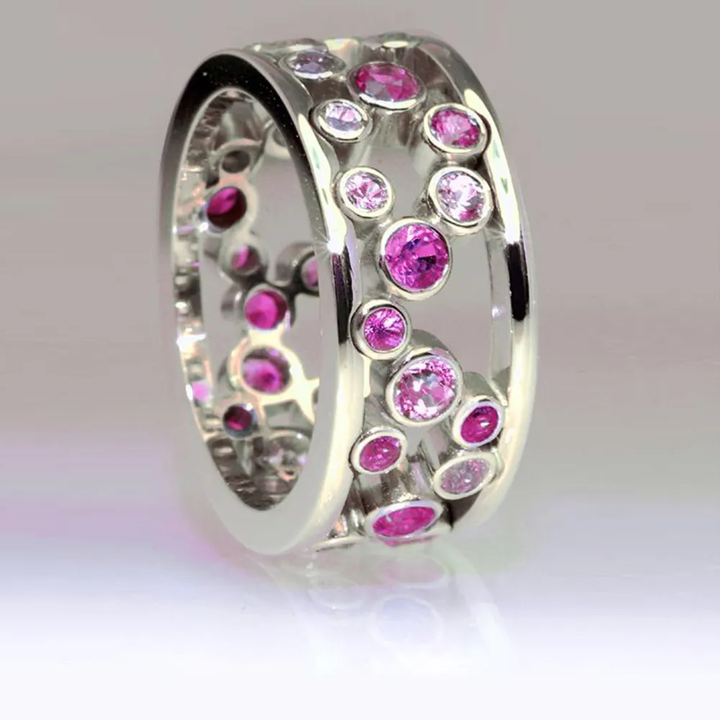 Bague en Argent Incrustée de Zirconia Vintage