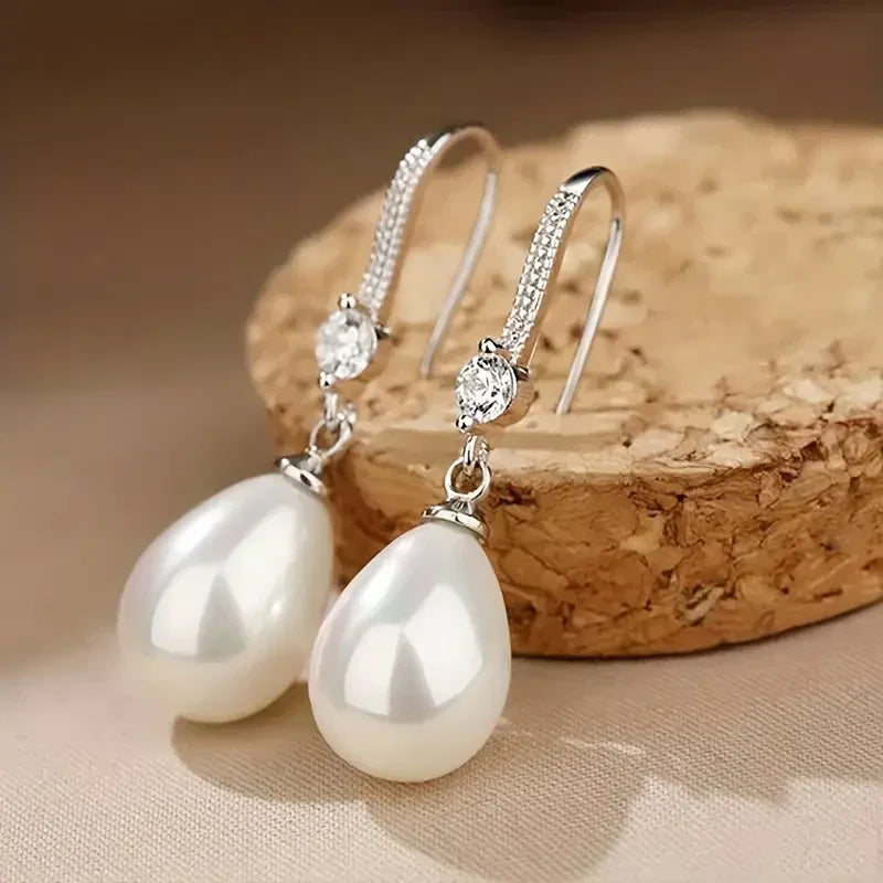 Boucles d'Oreilles Pendantes avec Perles Brillantes | Or Blanc