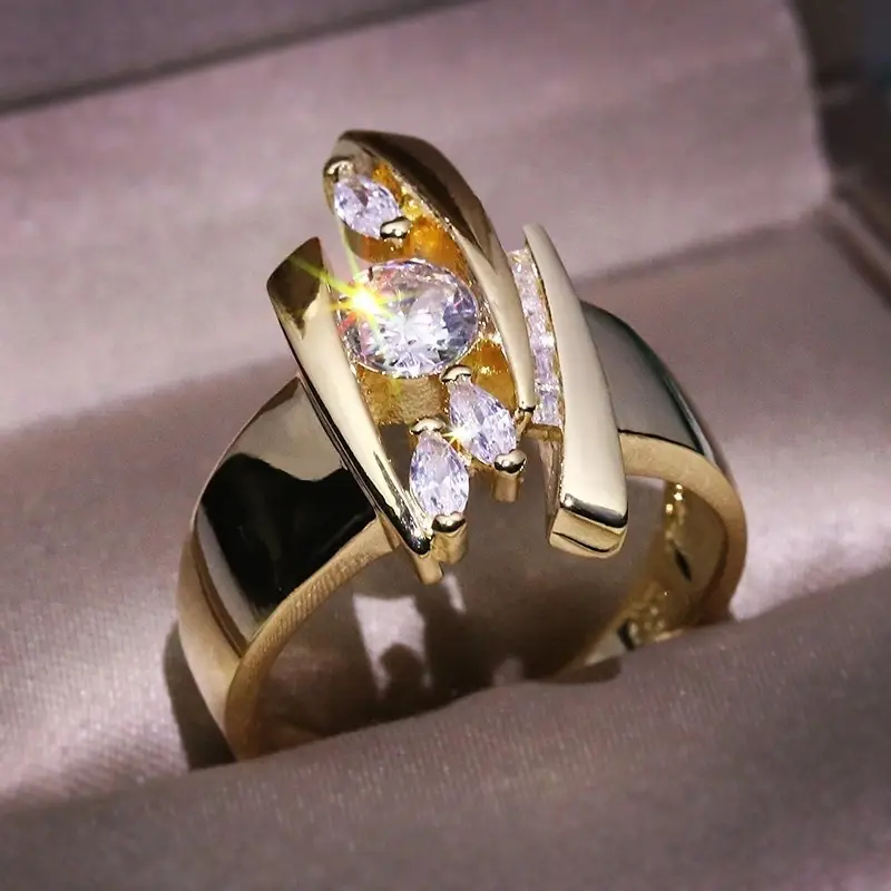 Bague en Zirconia Doré Vintage
