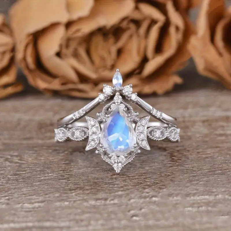 Bague Couronne en Pierre de Lune Bleue