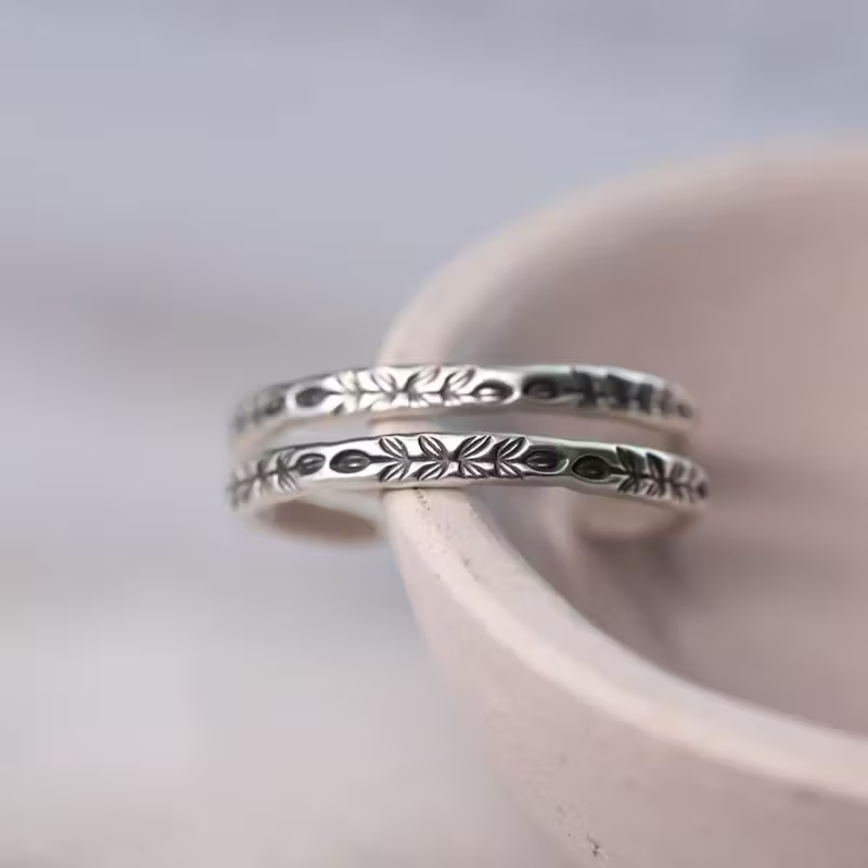 Boucles d'oreilles légères en forme de cerceau